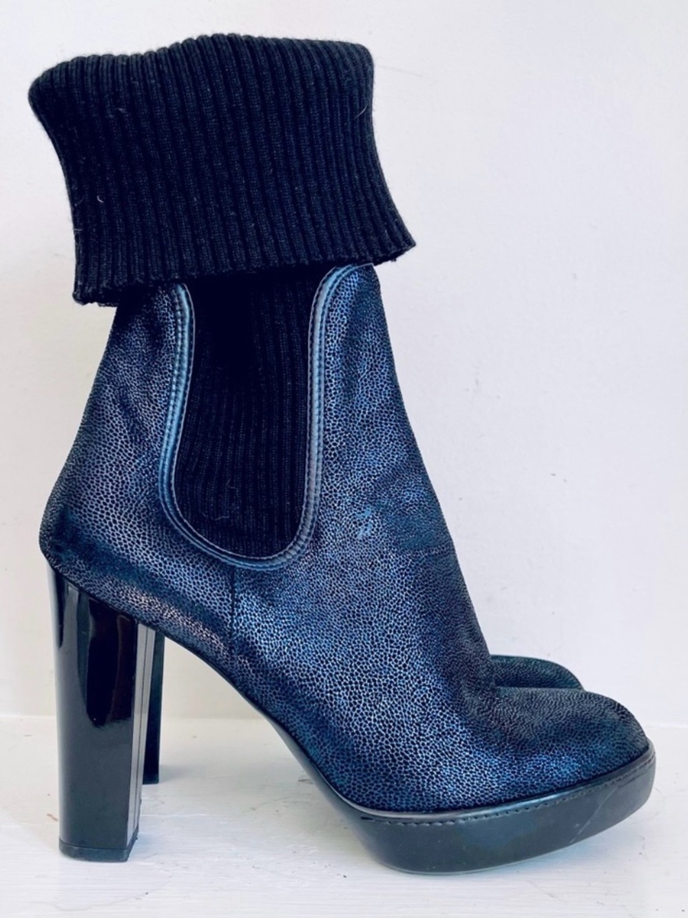 Hogan Leather Navy Blue High Heel Ankle Boots with Knit Cuff Size 38